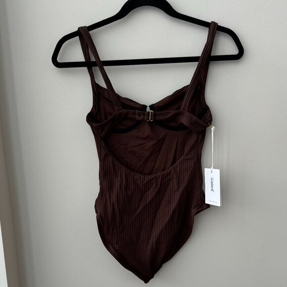 Vitamin A Demi Underwire One Piece - NWT - Picture 5 of 10